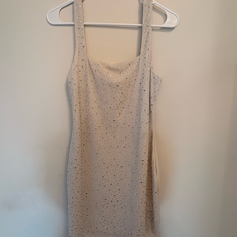 Elegant Sleeveless Dress
